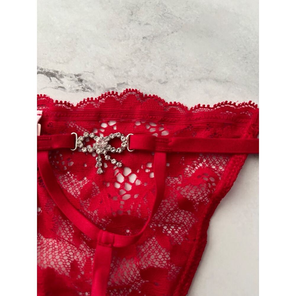 Victoria's Secret V String Panty Red Lace Bling Twinkle Bow Sexy